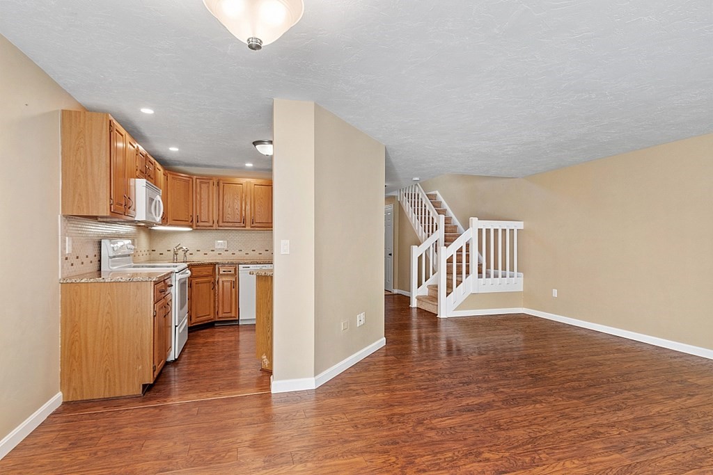 903 Ridgefield Circle, Unit C Clinton, MA 01510 - Photo 8 of 29 Gallery Image 8