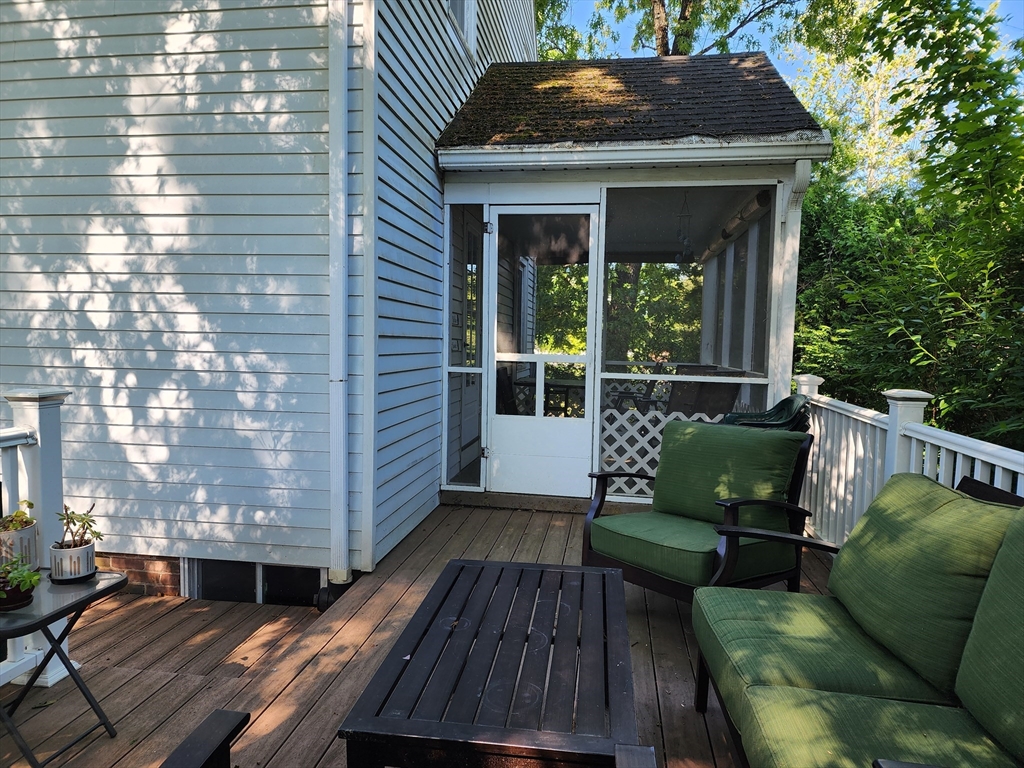 235 Chalmers Street Springfield, MA 01118 - Photo 7 of 29
