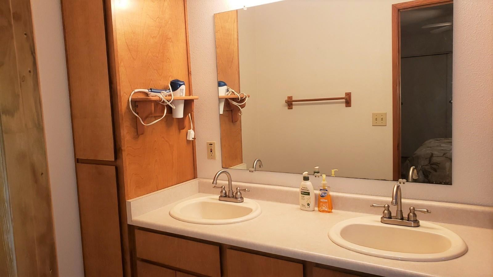 185 Griffin Road Grants Pass, OR 97527 - Photo 25 of 36 20201221_145913