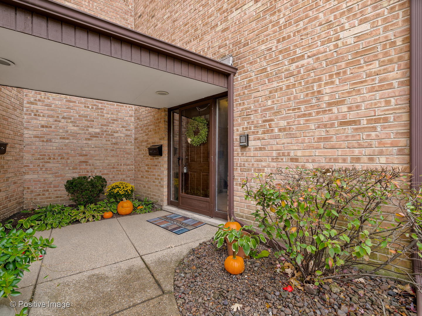 3719 Haas Avenue Riverside, IL 60546 - Photo 2 of 32