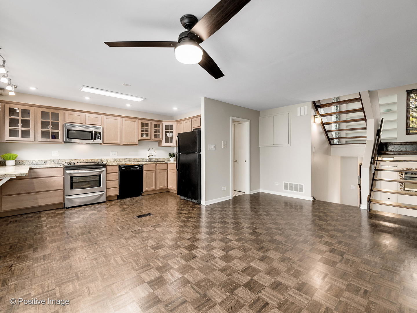 3719 Haas Avenue Riverside, IL 60546 - Photo 10 of 32