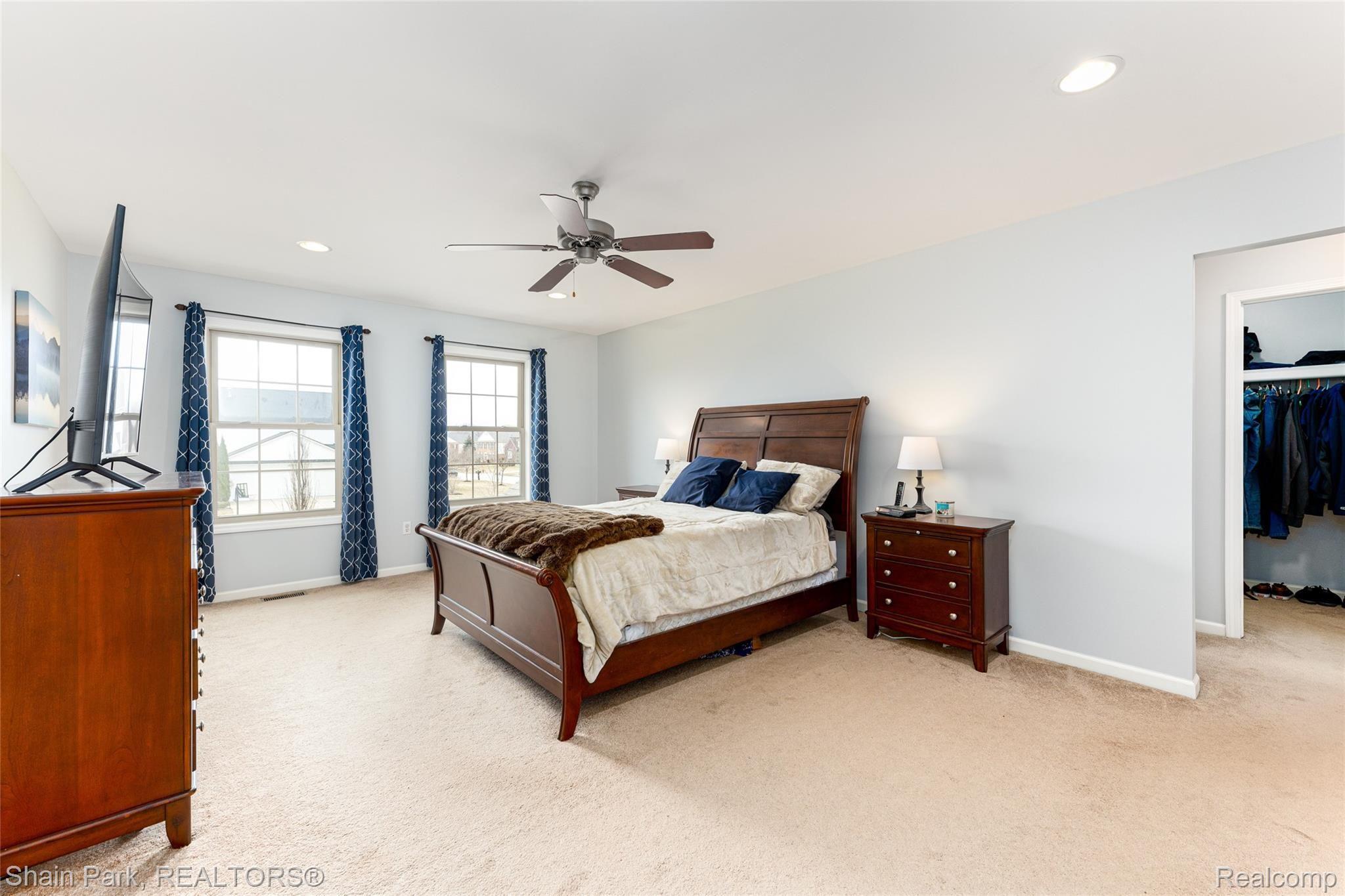 196 Londonderry Lane Rochester, MI 48306 - Photo 23 of 55 Massive Master Bedroom