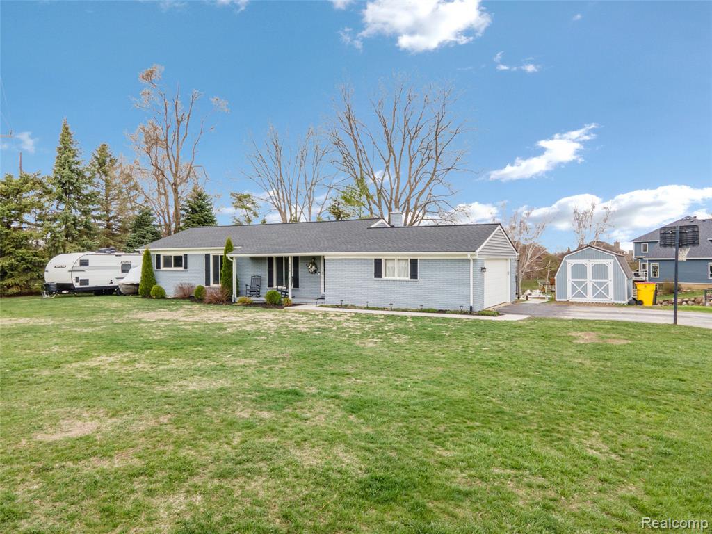 355 Sanders Road Oxford, MI 48371 - Photo 4 of 56