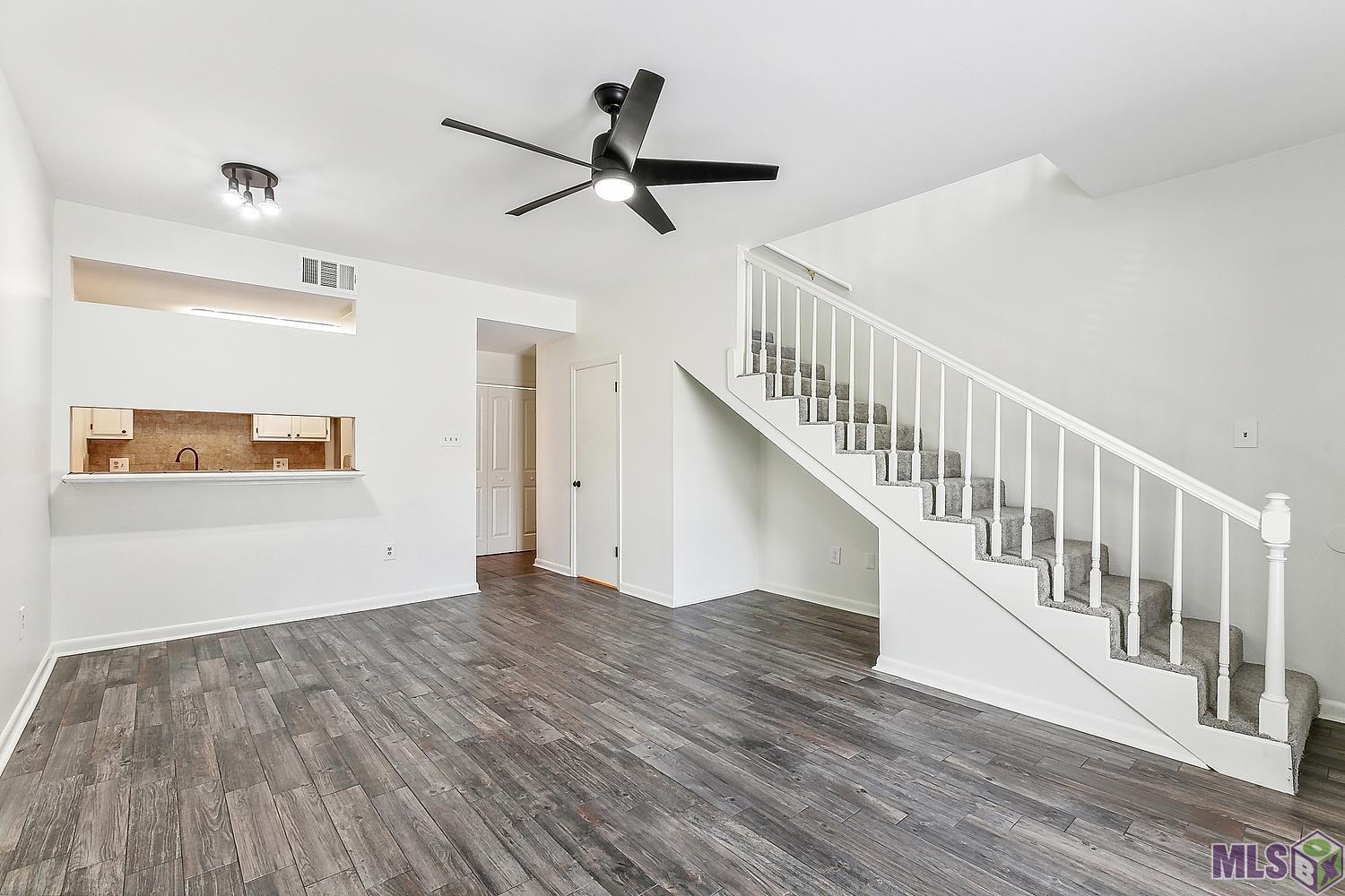 8545 Summa Avenue, Unit Q2 Baton Rouge, LA 70809 - Photo 3 of 10 Gallery Image 3