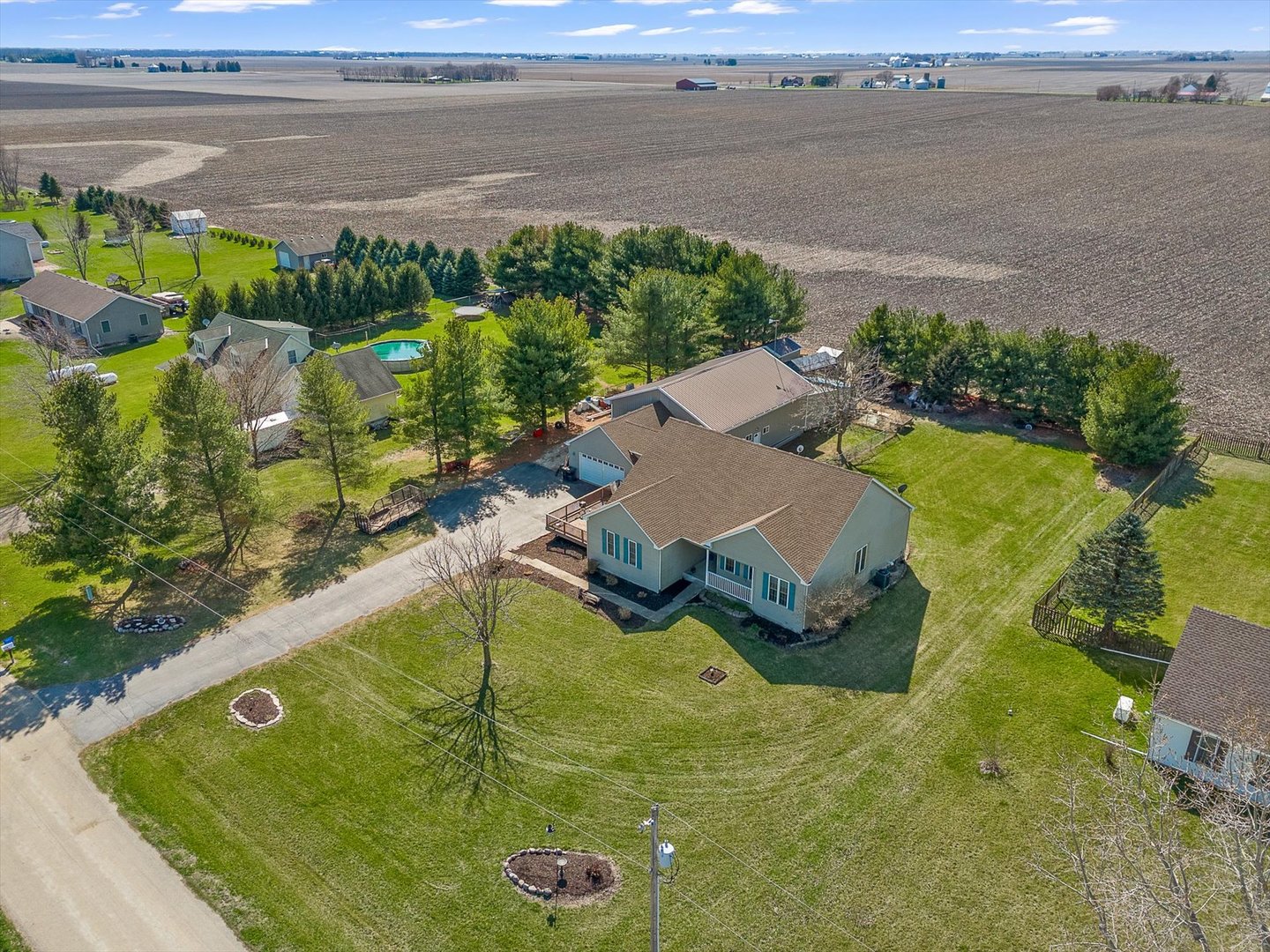 3885 East 2050th Road Serena, IL 60549 - Photo 3 of 35 Gallery Image 3