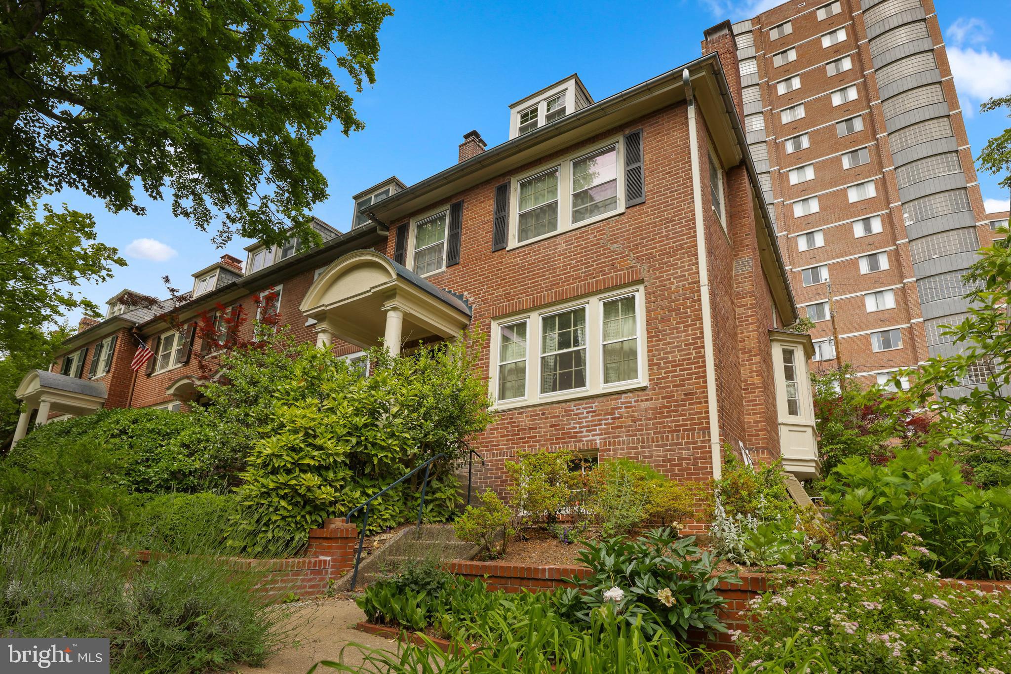 3915 Cloverhill Road Baltimore, MD 21218 - Photo 2 of 26