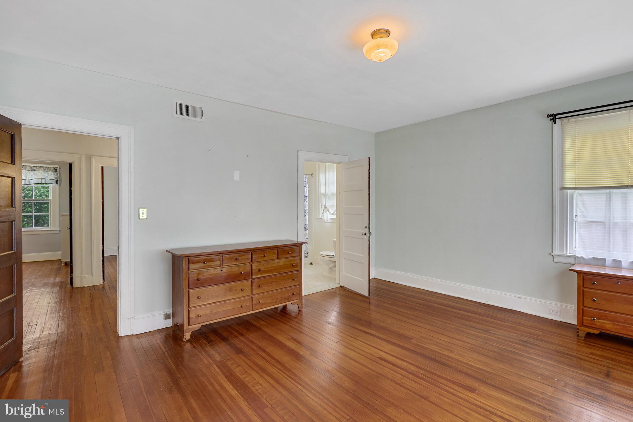 3915 Cloverhill Road Baltimore, MD 21218 - Photo 14 of 26