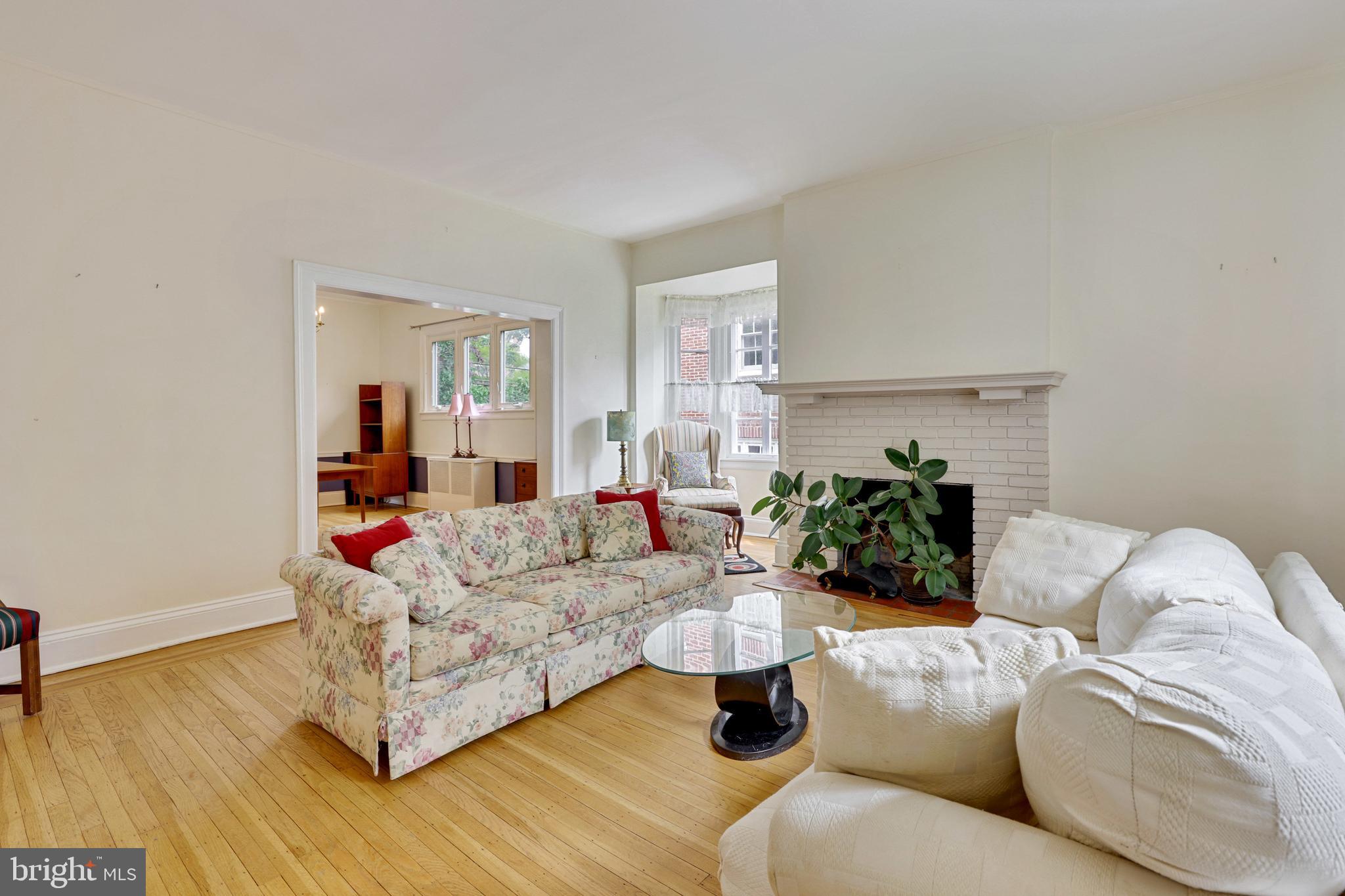 3915 Cloverhill Road Baltimore, MD 21218 - Photo 5 of 26