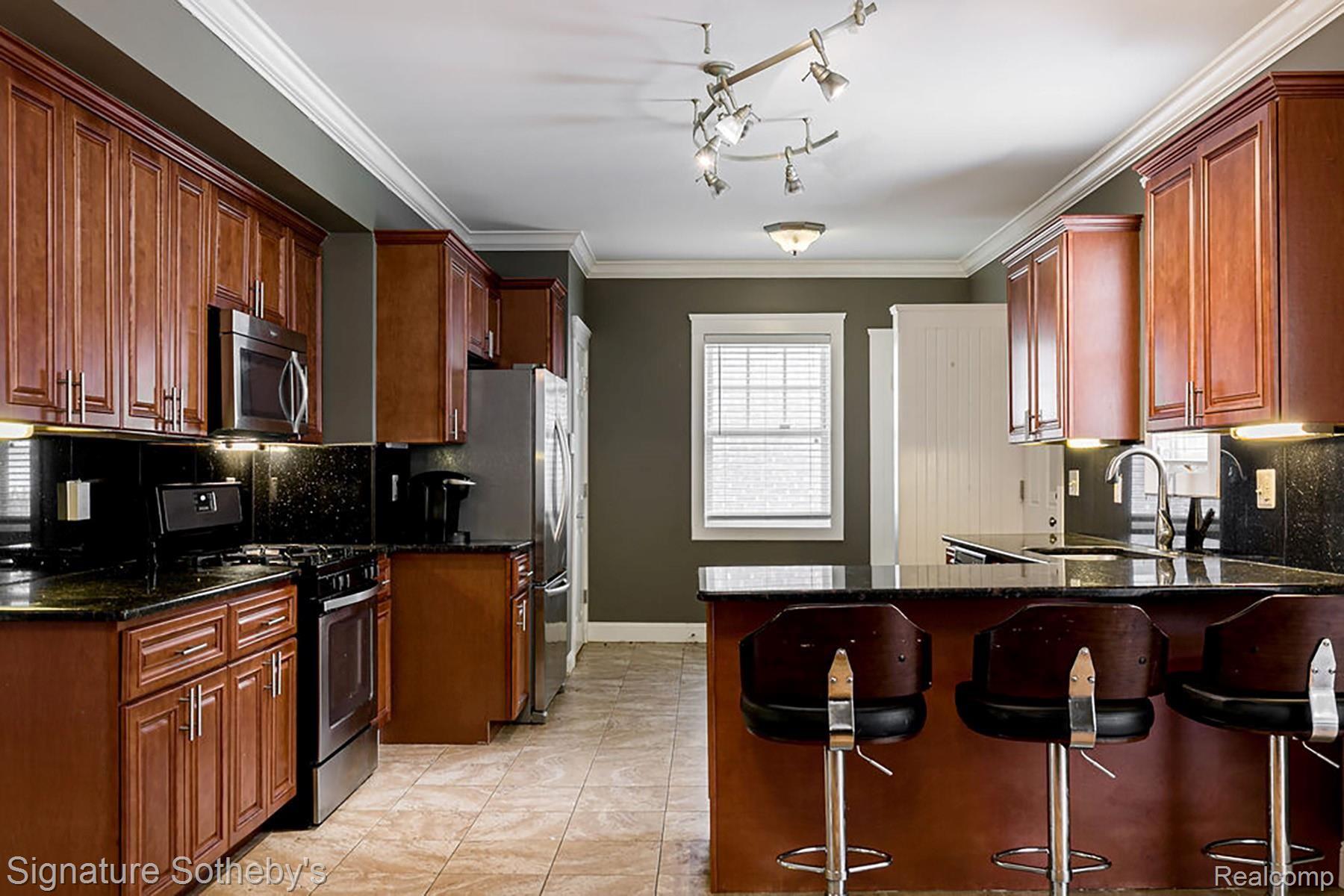 1247 Edison Street Detroit, MI 48202 - Photo 8 of 30 7.JPG