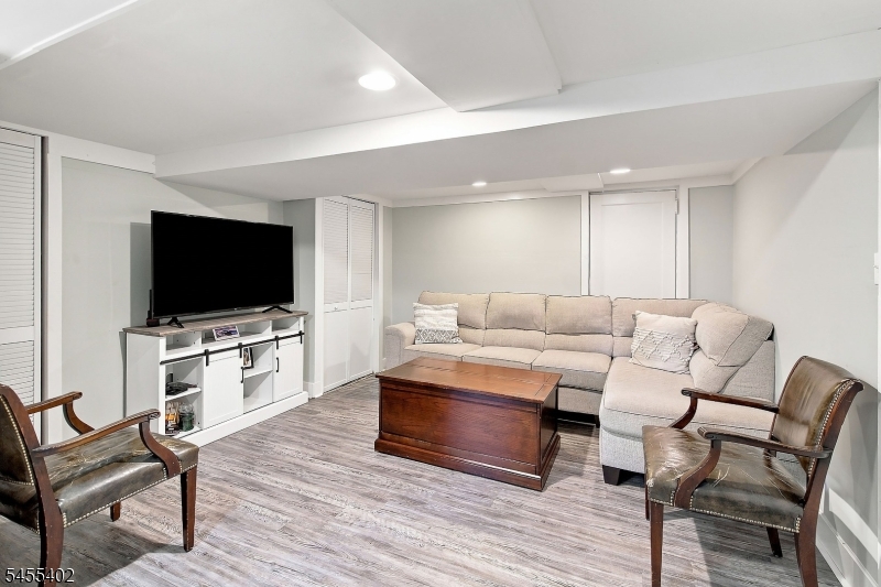 17 Ralph Place Morristown, NJ 07960 - Photo 16 of 23 Gallery Image 16