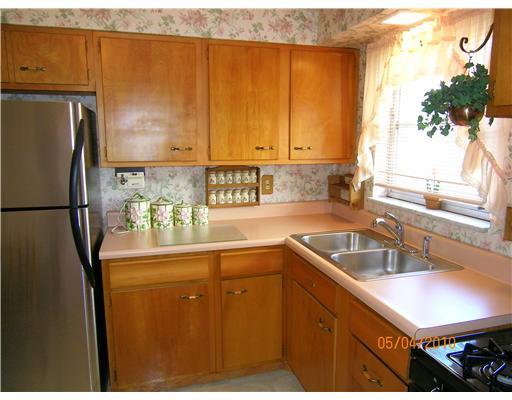 182 William Circle McKees Rocks, PA 15136 - Photo 8 of 18 Kitchen.