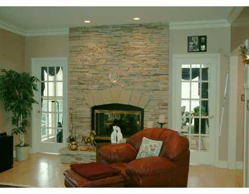 116 Kenyon Road Thornburg, PA 15205 - Photo 4 of 8 Den/Family/Great Room.