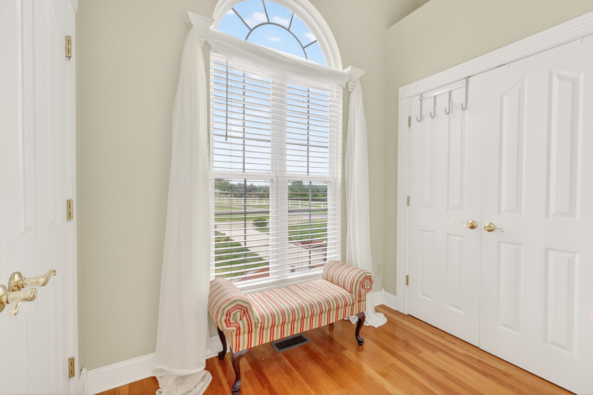 2015 Spry Road Bradyville, TN 37026 - Photo 28 of 77 a living room with furniture and a window