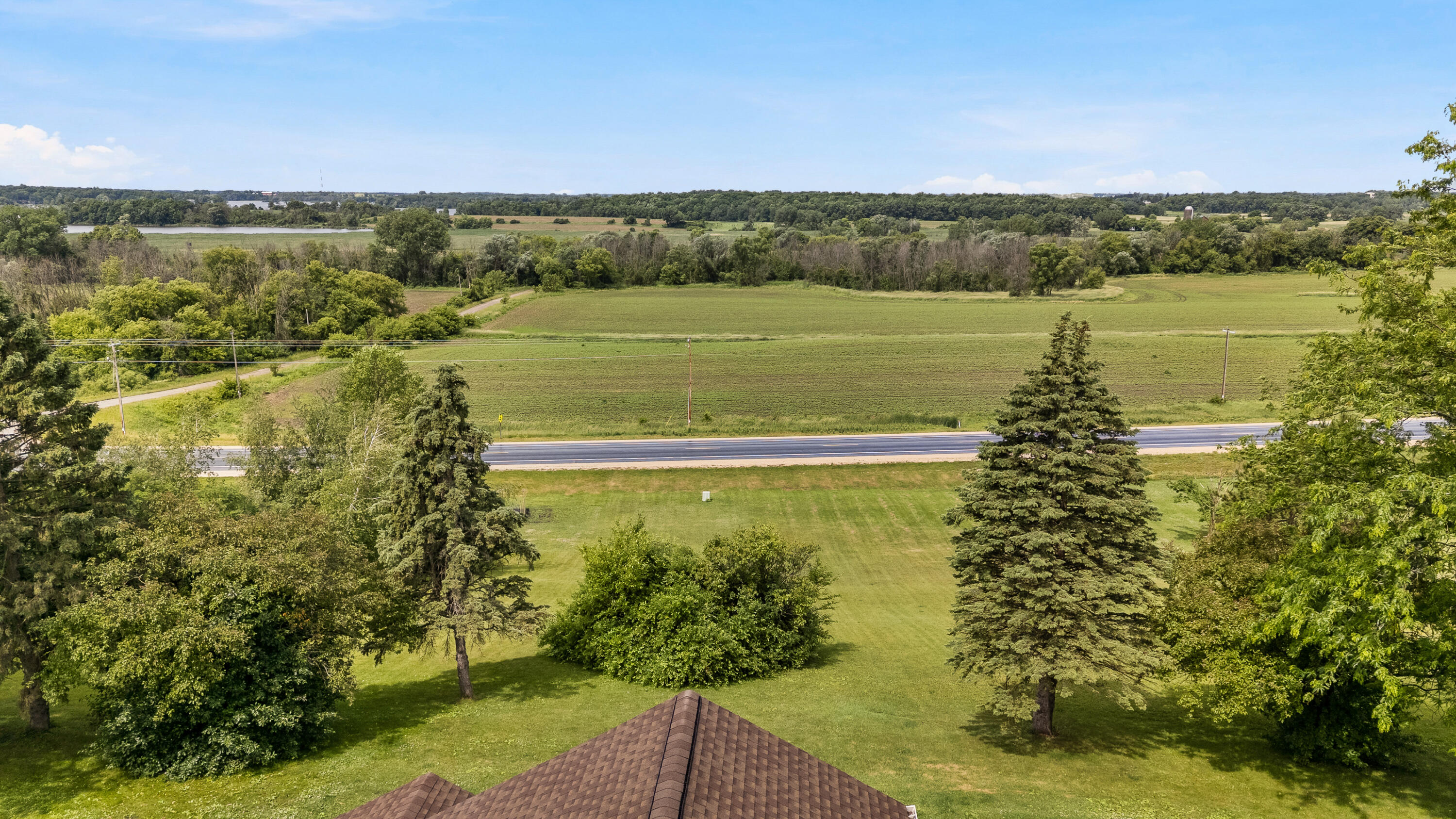 N5506 County Road East Iron Ridge, WI 53035 - Photo 8 of 61 Hilltop View