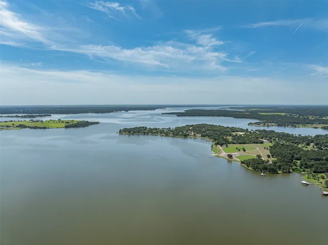 a view of a tennis court