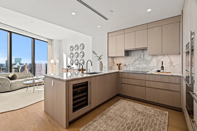 $1,319,000 | 682 Atlantic Avenue, Unit 38B, Boston, MA 02210