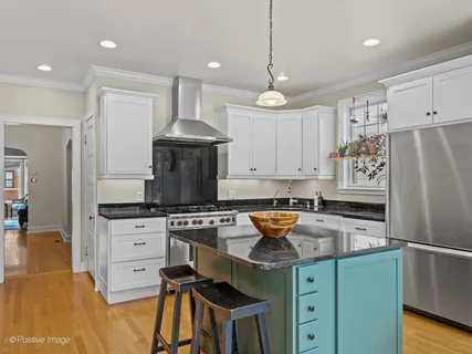 $1,050,000 | 2124 West Eastwood Avenue, Chicago, IL 60625