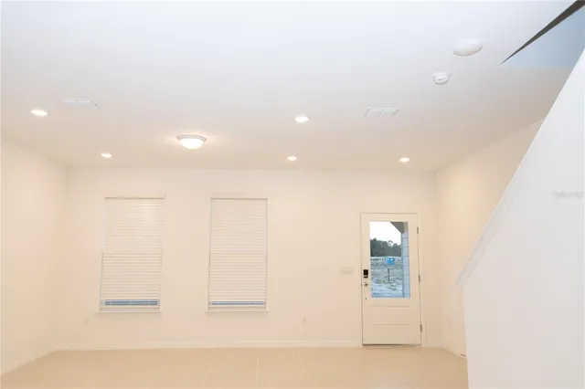 a close up view of a washer and dryer