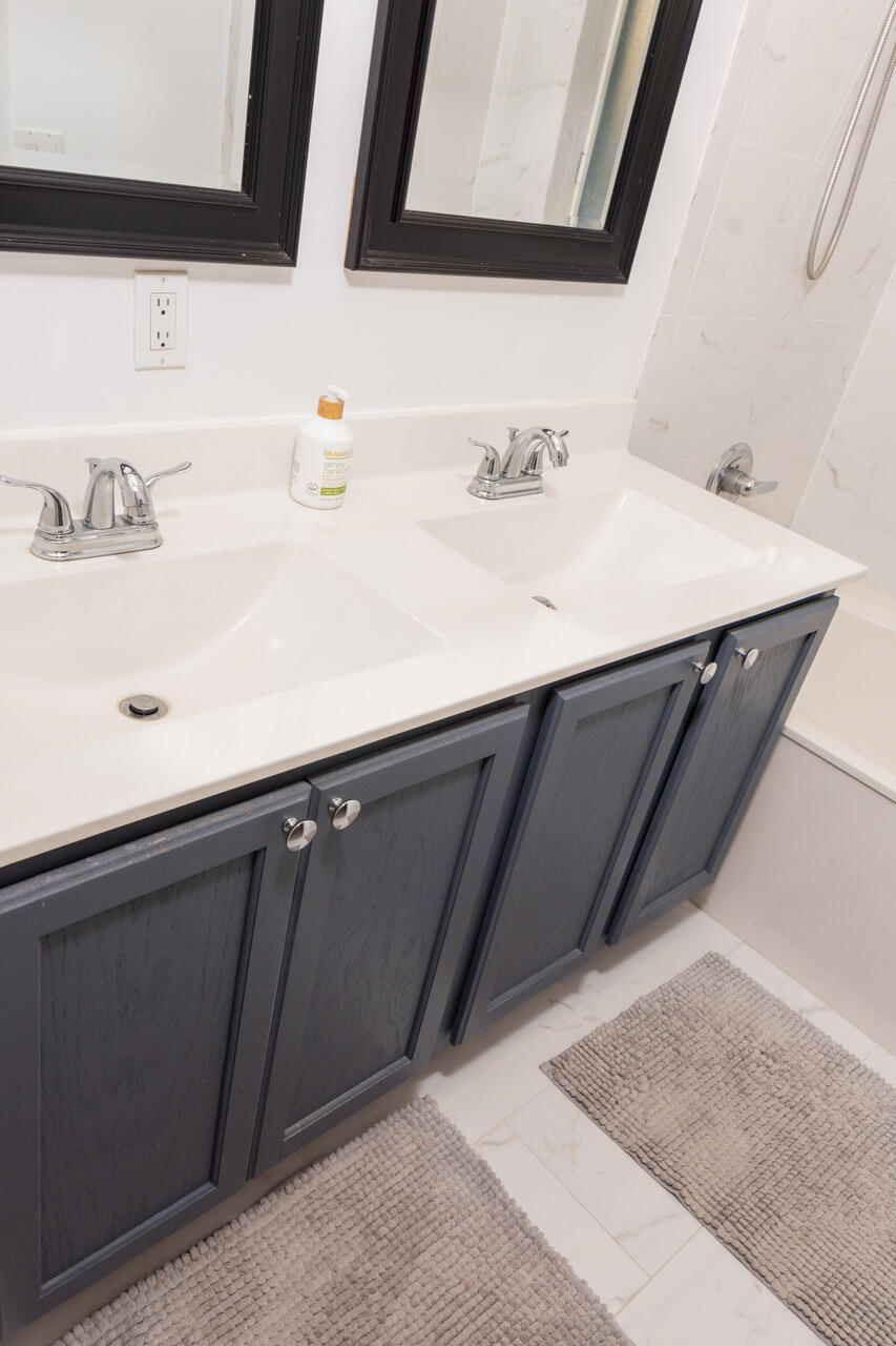 3016 Laurel Ridge Circle Riviera Beach, FL 33404 - Photo 13 of 14 KR82