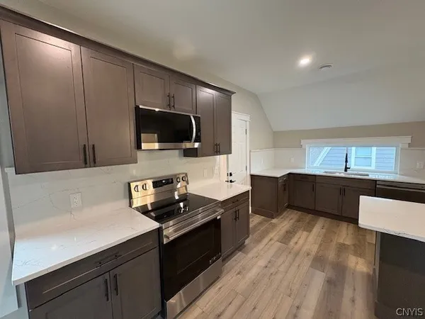 $2,200 | 69 1/2 Syracuse Street, Van Buren, NY 13027