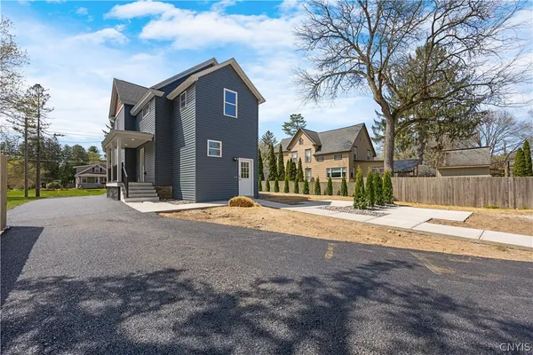 $2,200 | 69 1/2 Syracuse Street, Van Buren, NY 13027