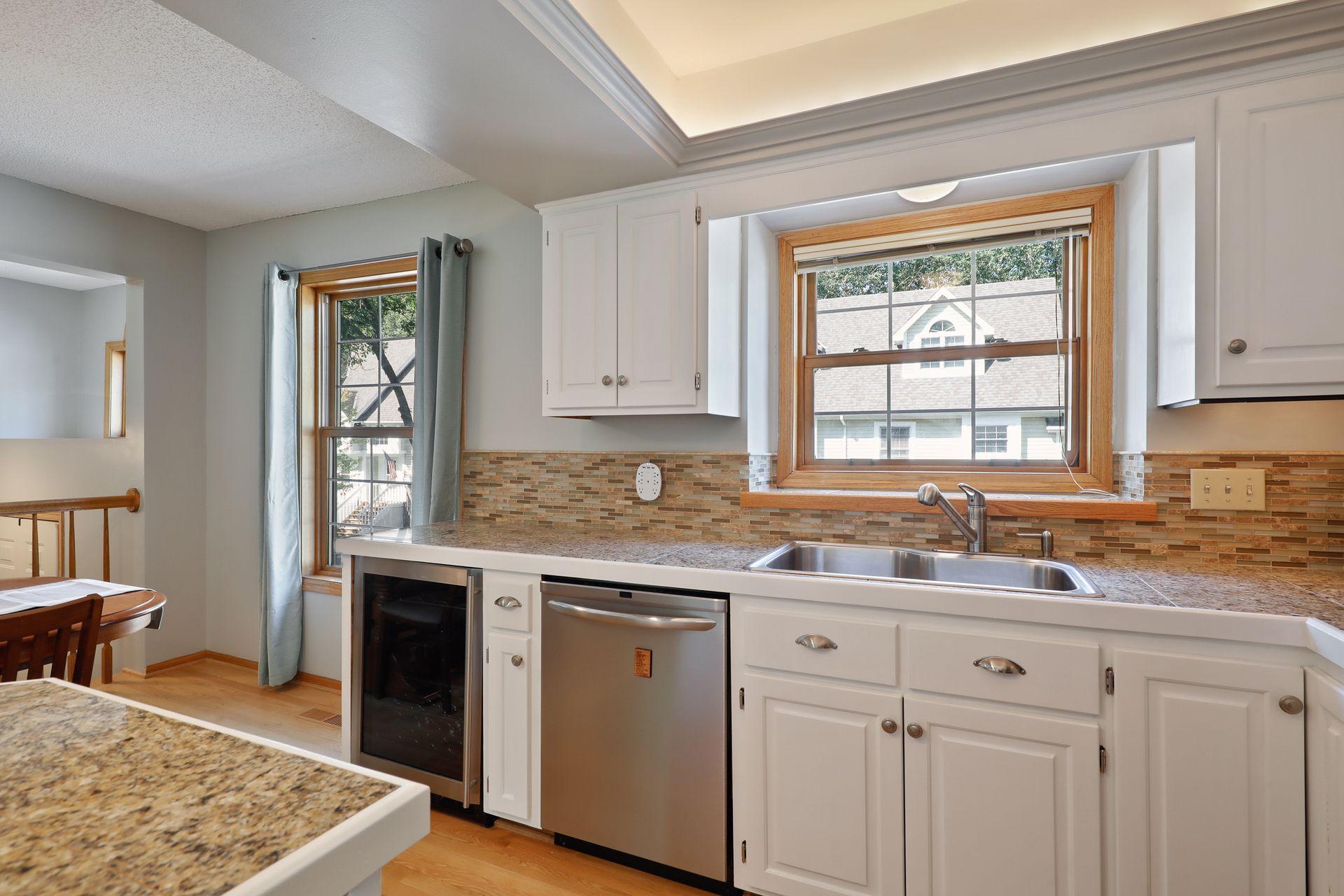 4927 Bayswater Road Minnetonka, MN 55345 - Photo 11 of 32 Gallery Image 11