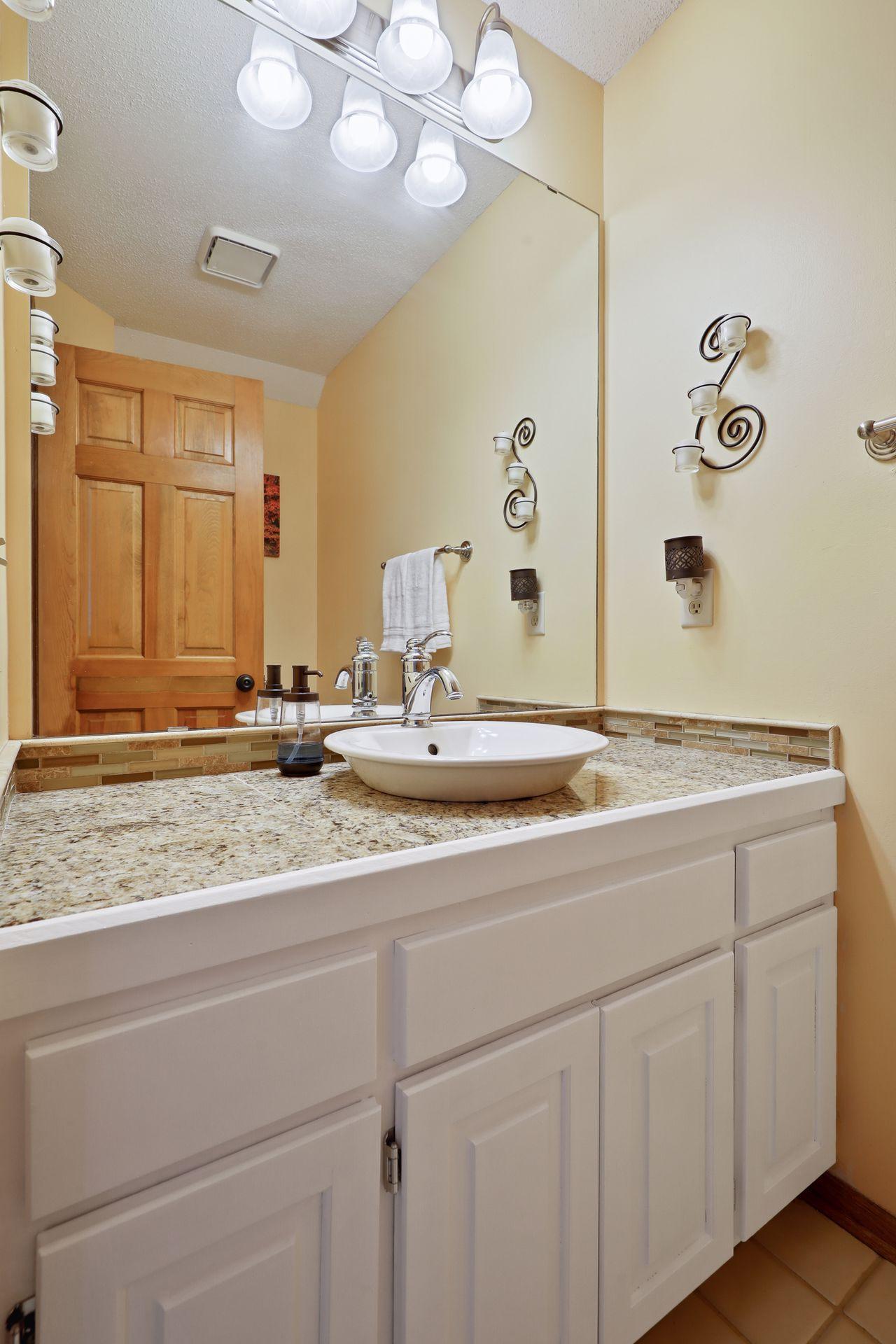 4927 Bayswater Road Minnetonka, MN 55345 - Photo 14 of 32 Gallery Image 14
