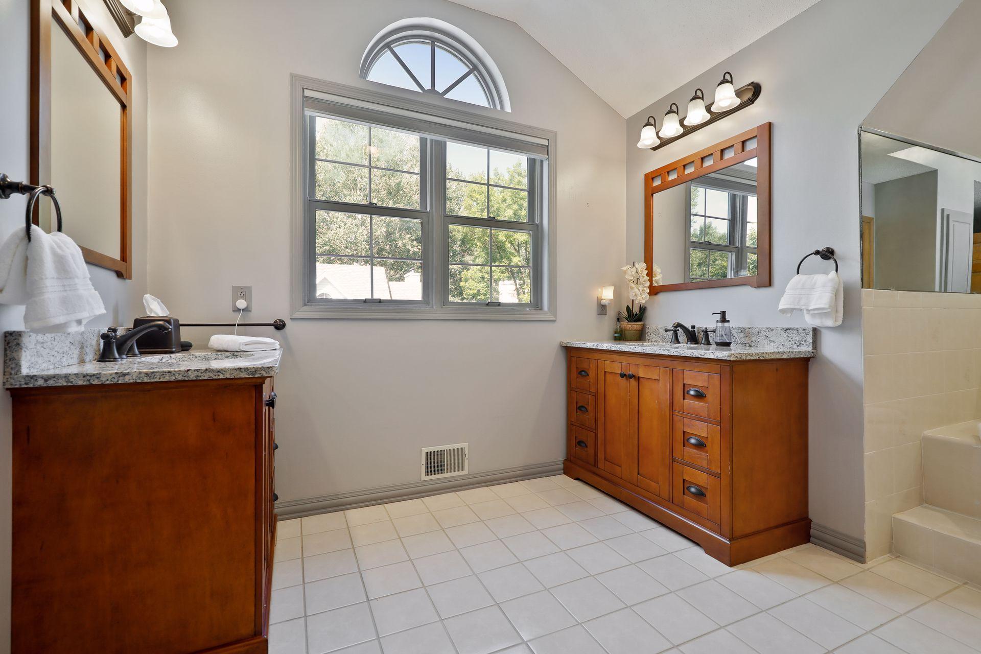 4927 Bayswater Road Minnetonka, MN 55345 - Photo 19 of 32 Gallery Image 19