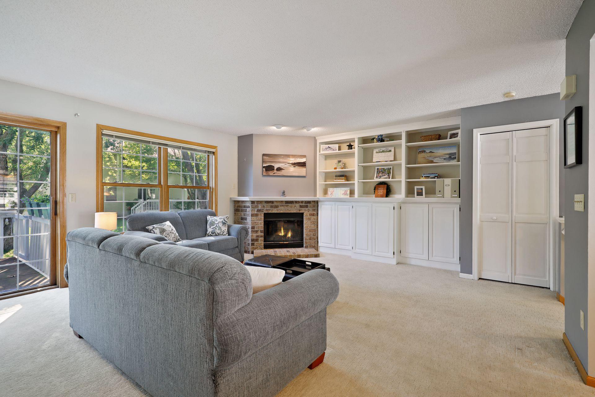 4927 Bayswater Road Minnetonka, MN 55345 - Photo 4 of 32 Gallery Image 4