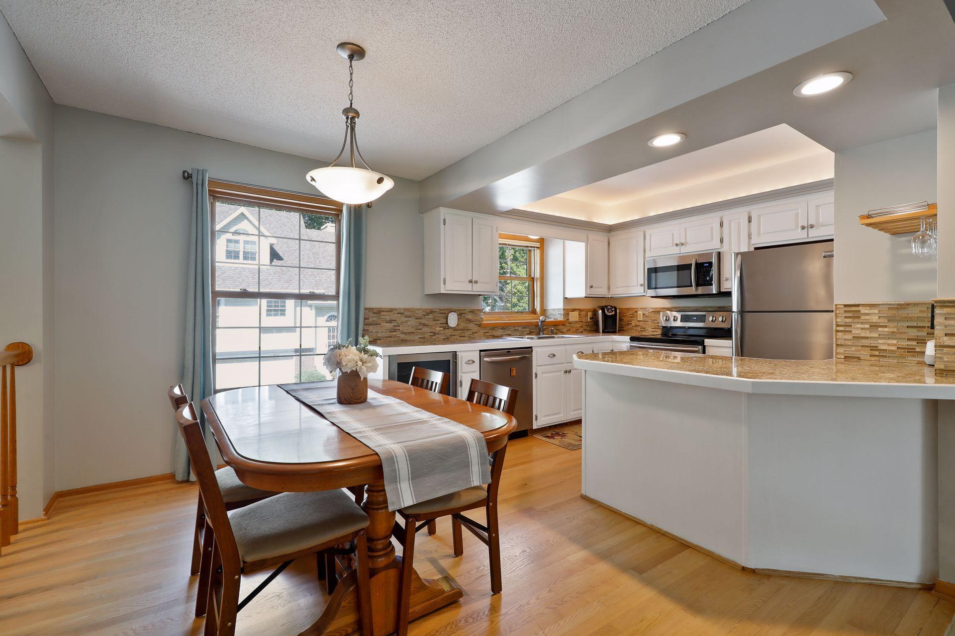 4927 Bayswater Road Minnetonka, MN 55345 - Photo 8 of 32 Gallery Image 8