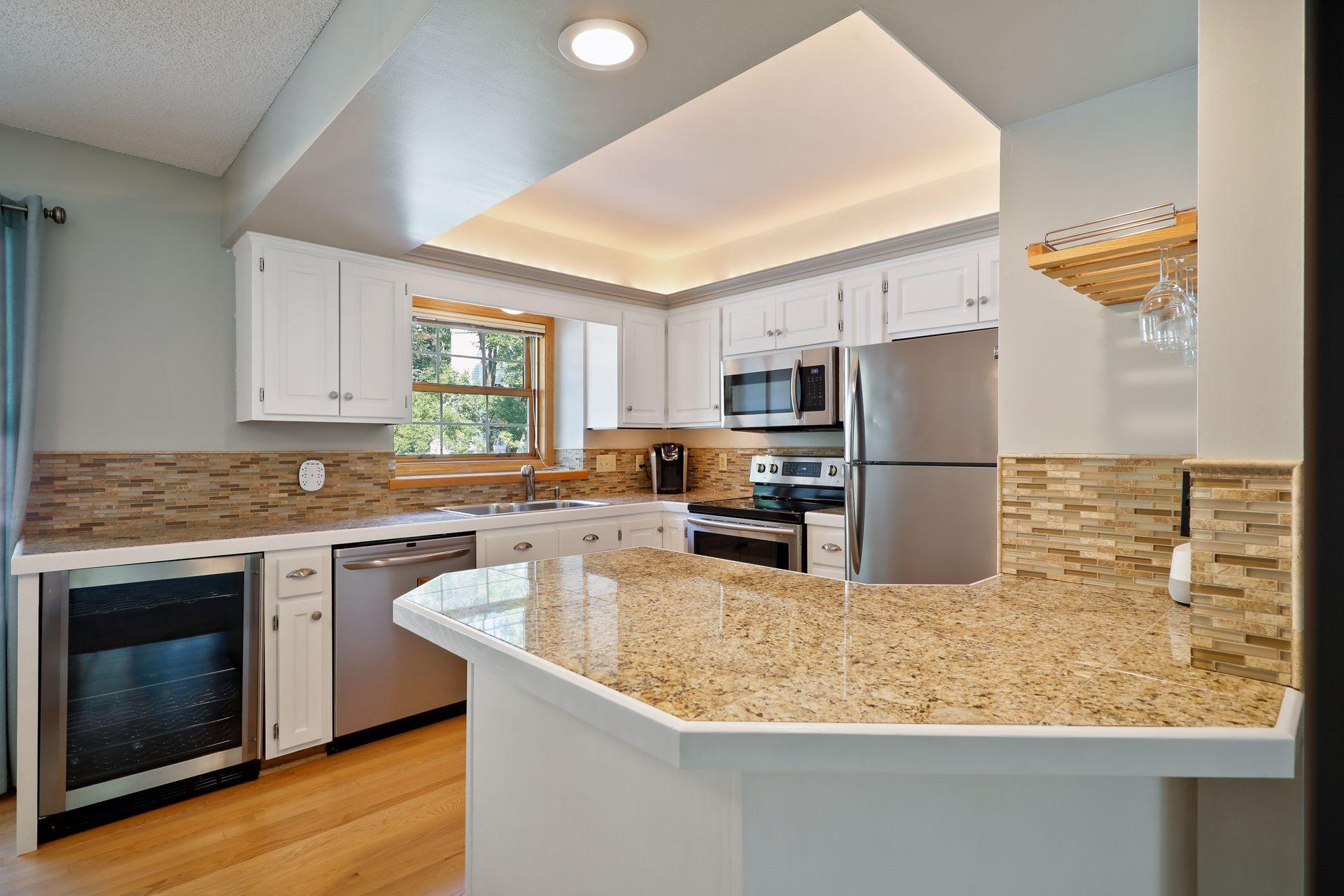 4927 Bayswater Road Minnetonka, MN 55345 - Photo 9 of 32 Gallery Image 9