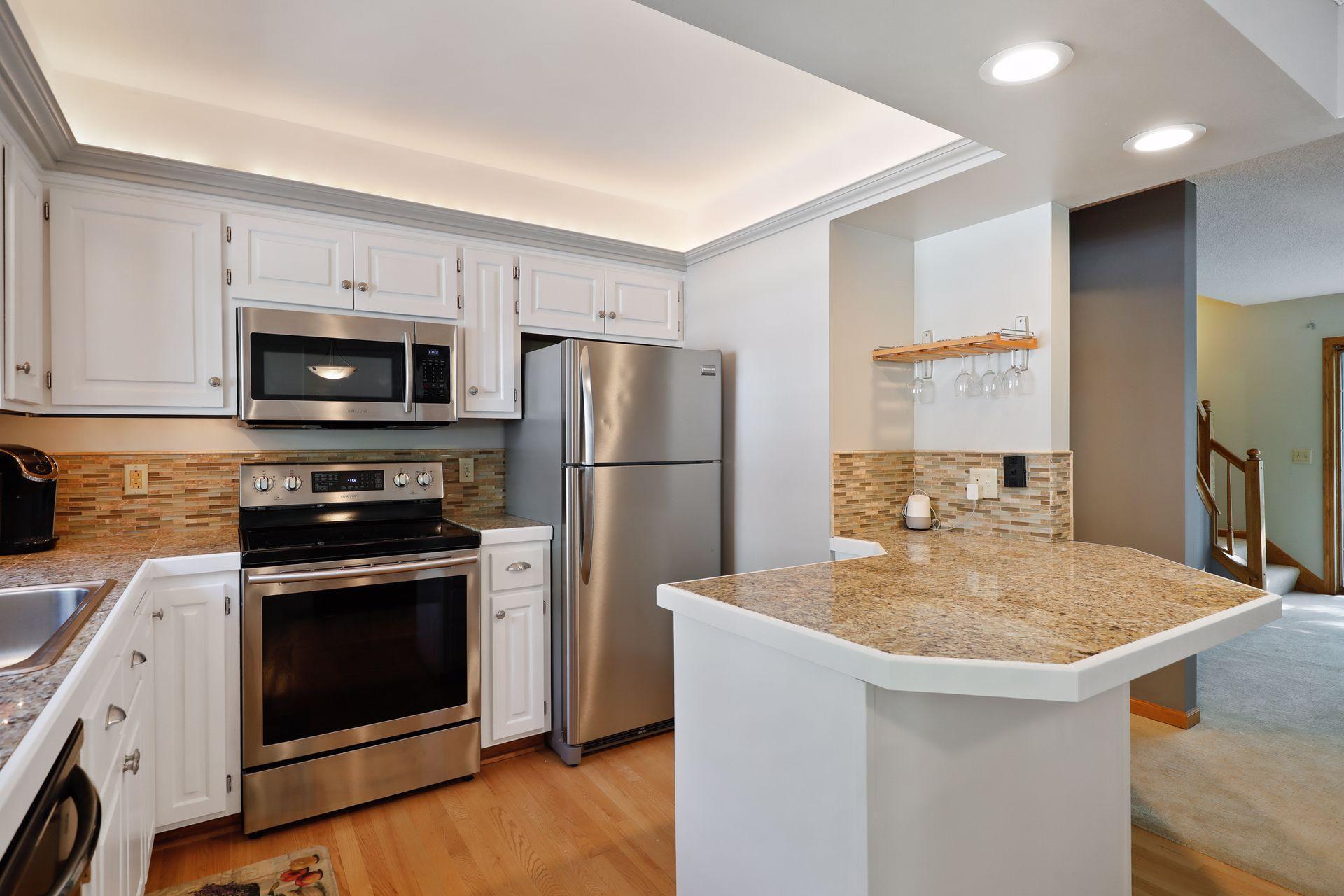 4927 Bayswater Road Minnetonka, MN 55345 - Photo 10 of 32 Gallery Image 10