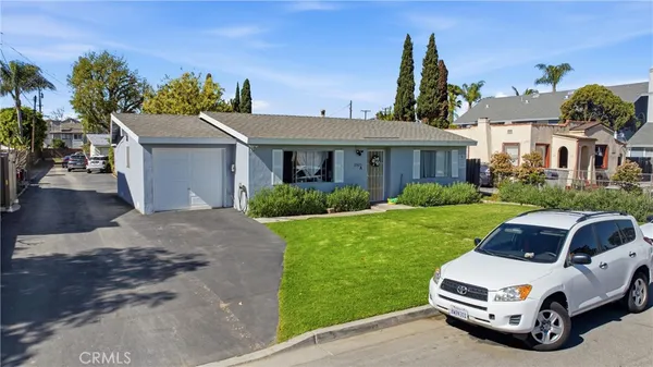 $3,600,000 | 2525 Elden Avenue, Costa Mesa, CA 92627
