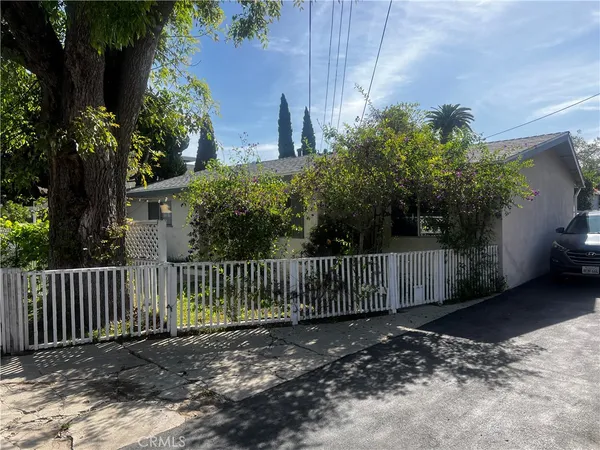 $3,600,000 | 2525 Elden Avenue, Costa Mesa, CA 92627