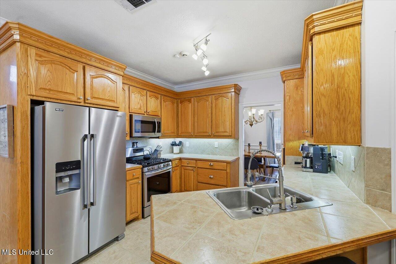 103 Cody Lane Brandon, MS 39042 - Photo 11 of 37 13-103 Cody Lane _ Home Tours MS