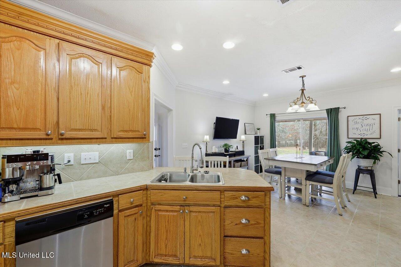 103 Cody Lane Brandon, MS 39042 - Photo 13 of 37 15-103 Cody Lane _ Home Tours MS