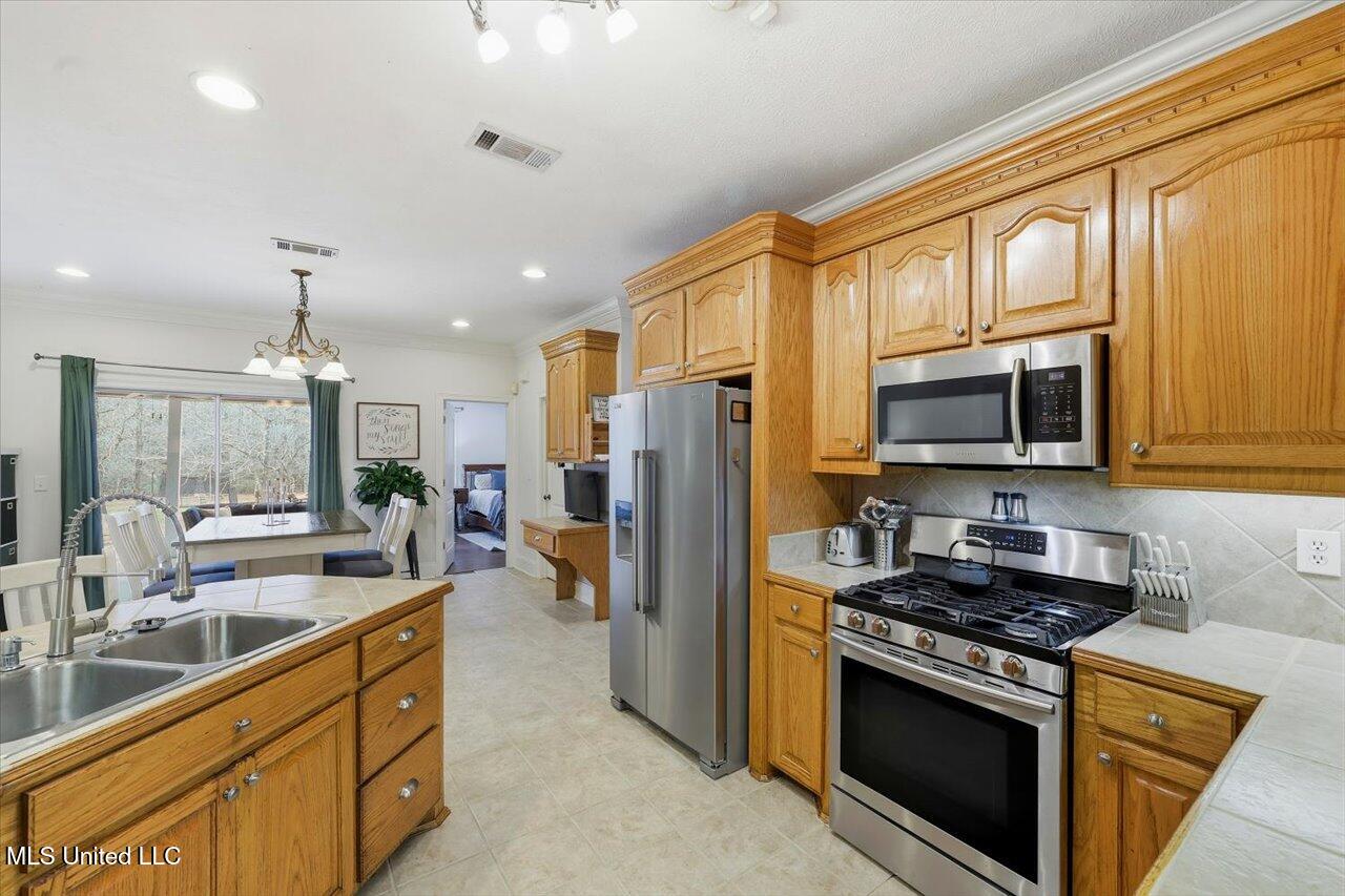 103 Cody Lane Brandon, MS 39042 - Photo 14 of 37 16-103 Cody Lane _ Home Tours MS