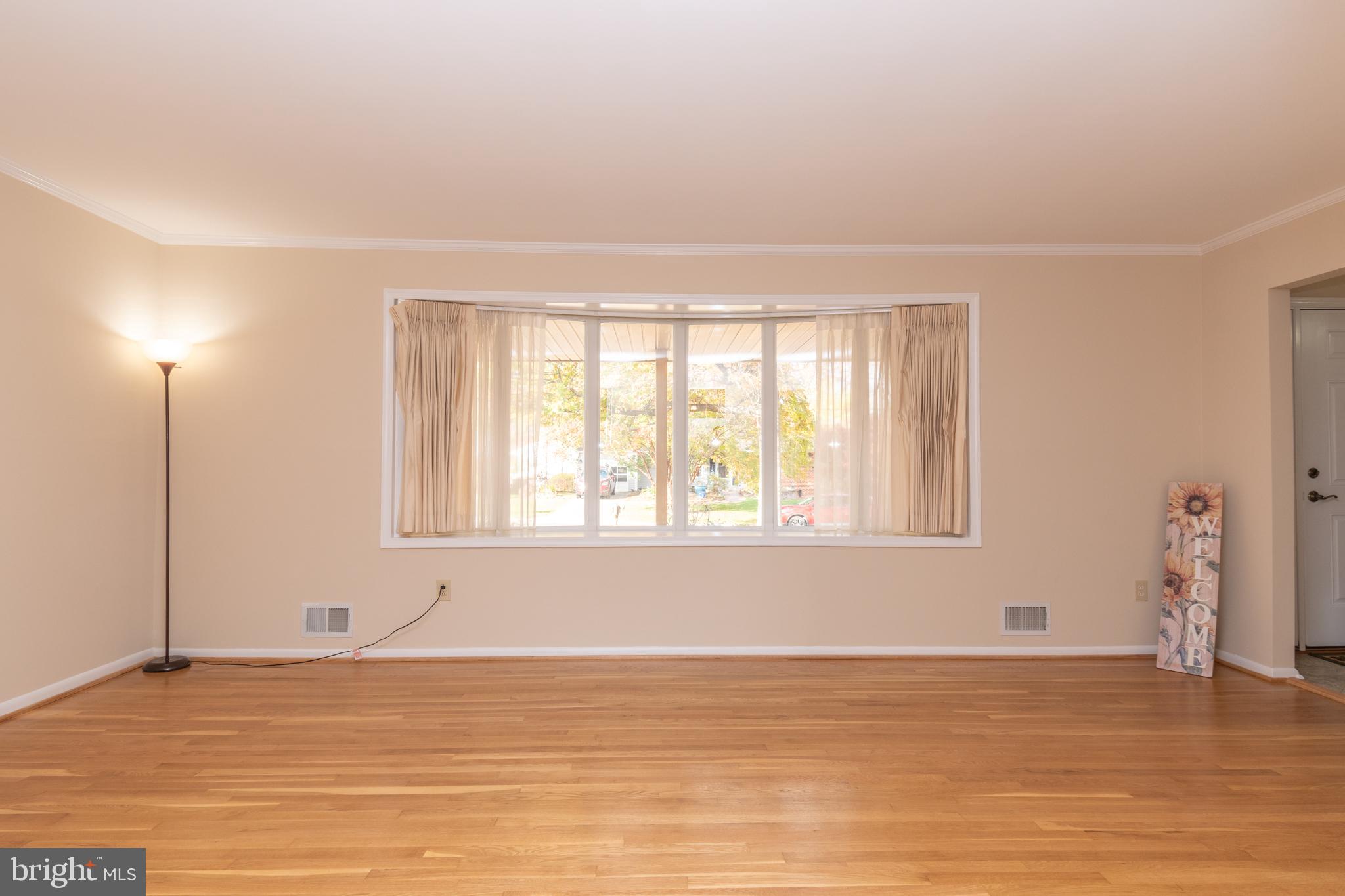 3413 Canberra Street Silver Spring, MD 20904 - Photo 3 of 29 Living Room