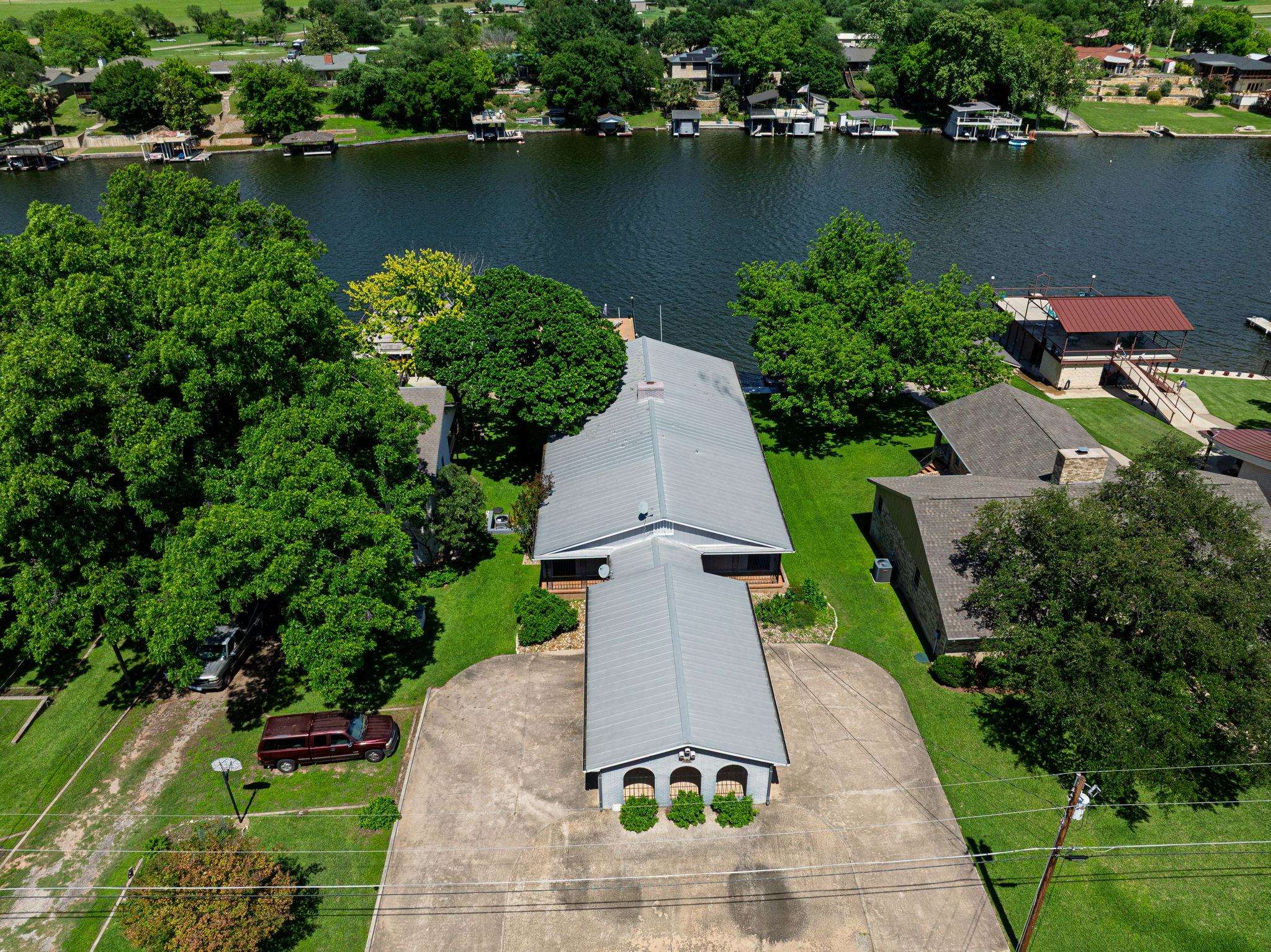 208 Riverside Drive Kingsland, TX 78639 - Photo 10 of 39