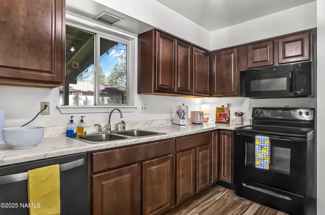 $535,000 | 17160 Elk Place, Munds Park, AZ 86017