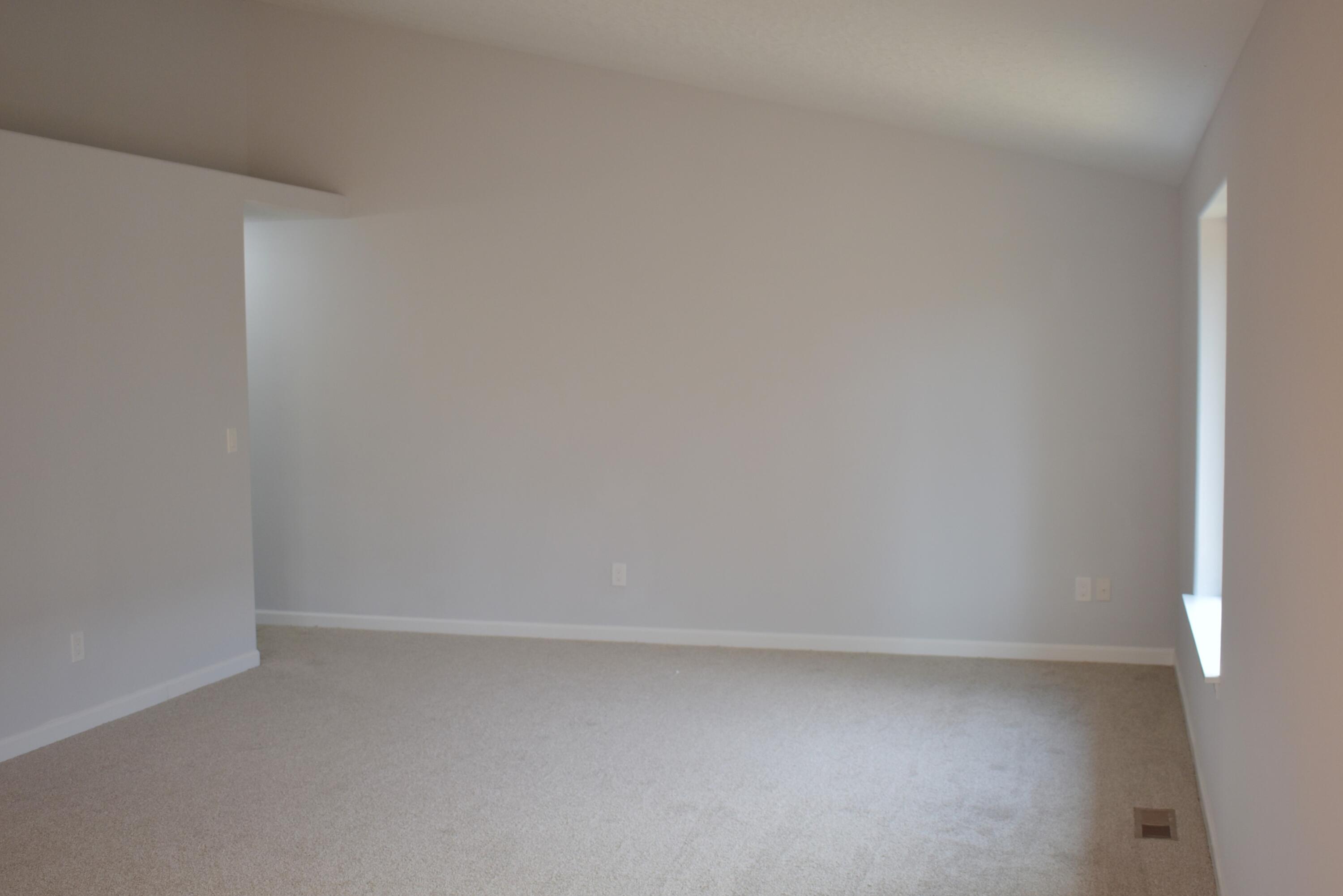 16472 Riley Drive La Pine, OR 97739 - Photo 5 of 23 Greatroom 2