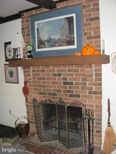 7109 Devonshire Road Alexandria, VA 22307 - Photo 7 of 17 Family Room