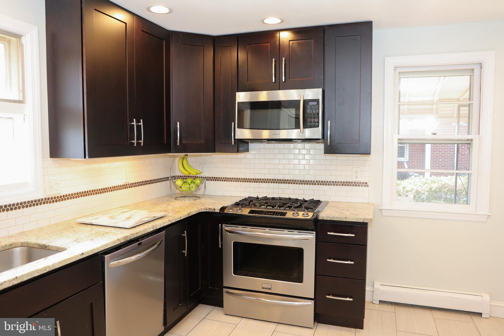 237 Gralan Road Catonsville, MD 21228 - Photo 8 of 57