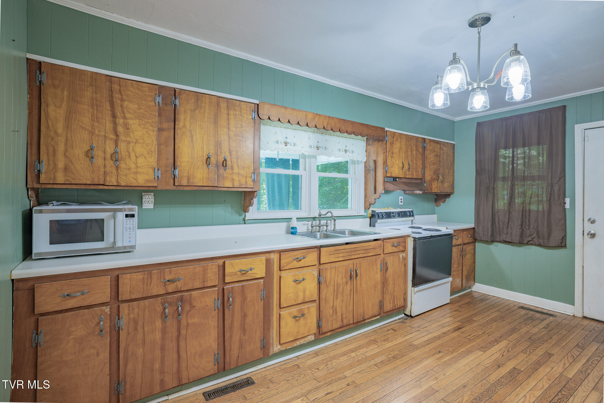 1380 Allison Gap Road Saltville, VA 24370 - Photo 11 of 35 1R9A7150-HDR