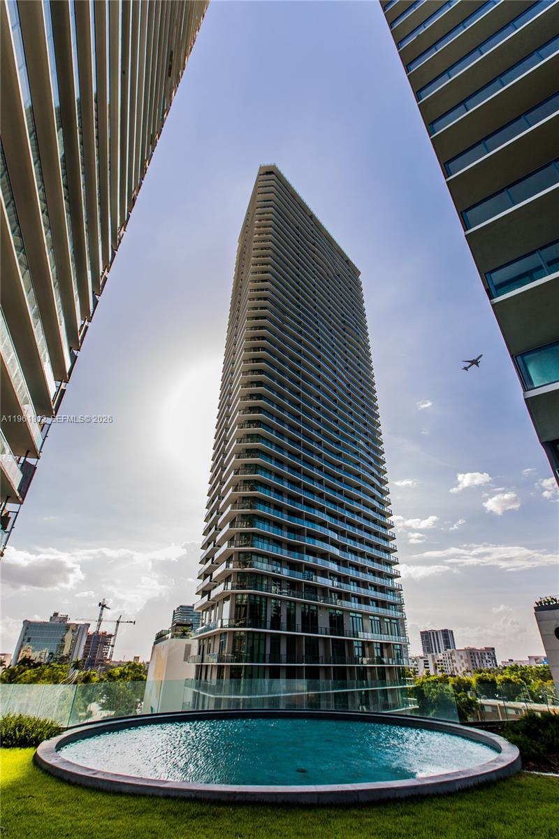 650 Northeast 32nd Street, Unit 2205 Miami, FL 33137 - Photo 45 of 56 a view of a tall building
