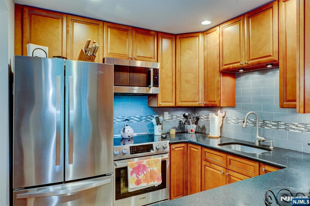 314 Federal Hill Road, Unit 314 Pompton Lakes, NJ 07442 - Photo 15 of 29