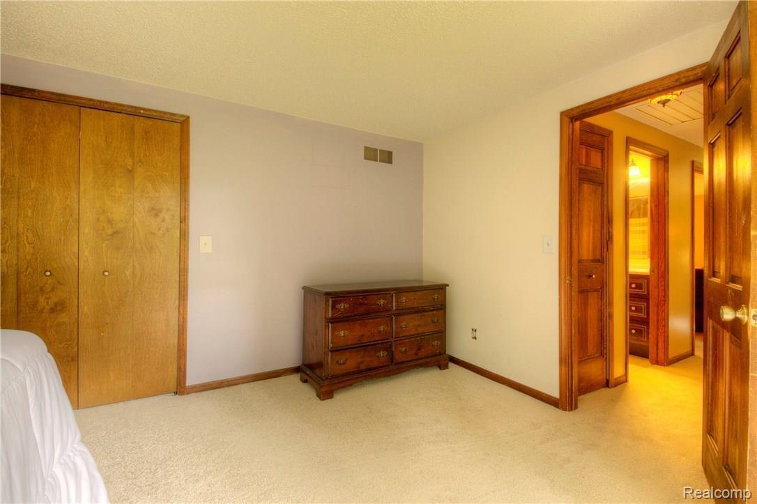 5270 Richardson Road Howell, MI 48843 - Photo 37 of 48 Bedroom 3