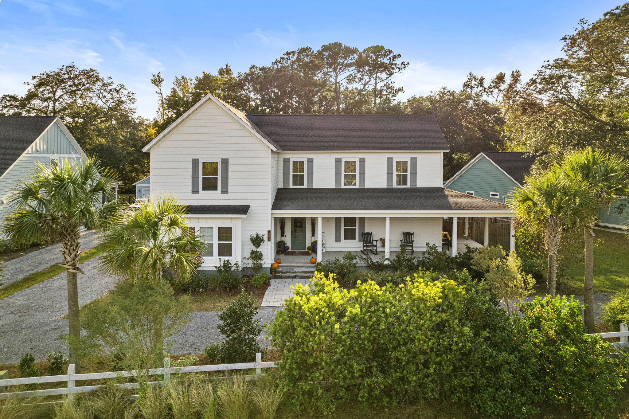 1333 Hamlin Road Mount Pleasant, SC 29466 - Photo 2 of 36 Beautiful Landscaping