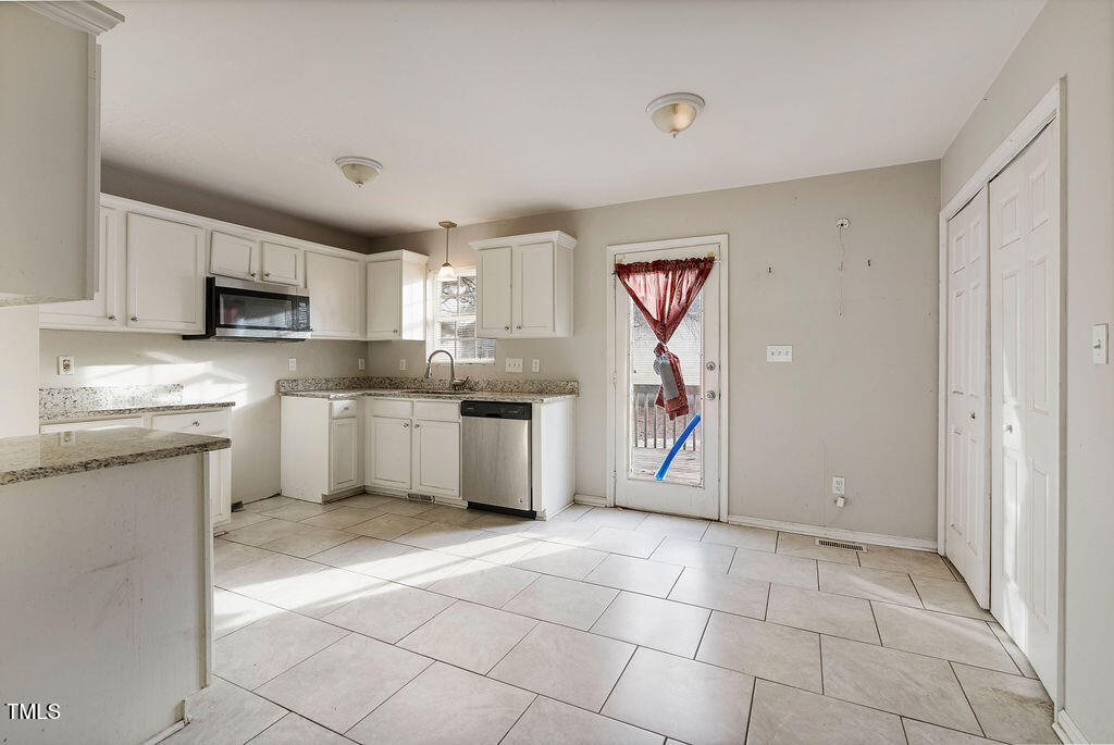 227 Coley Farm Road Fuquay-Varina, NC 27526 - Photo 19 of 28 277coleyretake-63