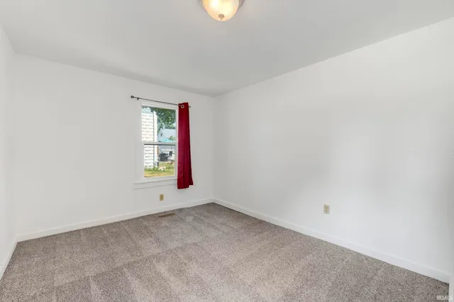 $179,900 | 108 West Smith Street, South Whitley, IN 46787